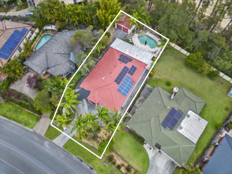 19 Gippsland Drive, Helensvale QLD 4212