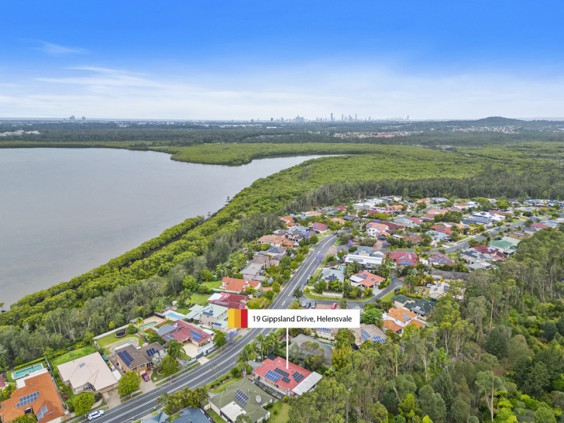 19 Gippsland Drive, Helensvale QLD 4212