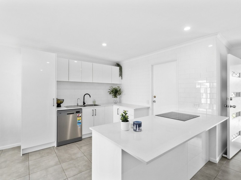 2/12 Illusion Court, Oxenford QLD 4210