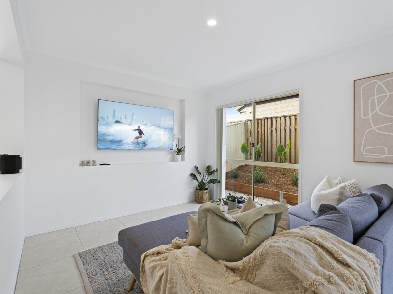 113 Wunburra Circle, Pacific Pines QLD 4211