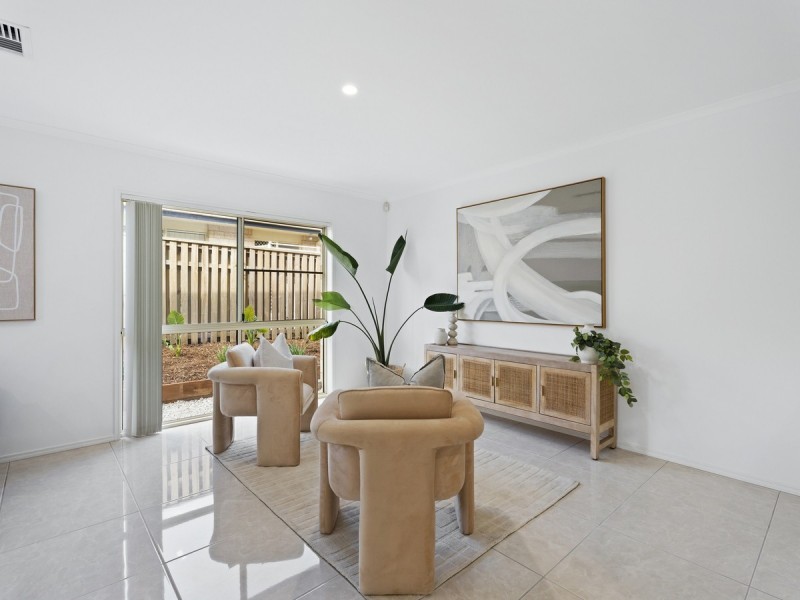 113 Wunburra Circle, Pacific Pines QLD 4211
