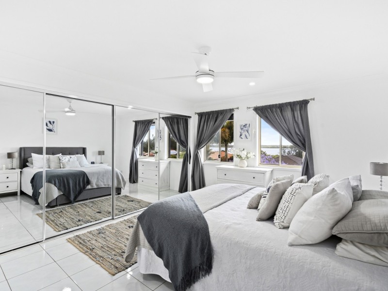 39 Gippsland Drive, Helensvale QLD 4212