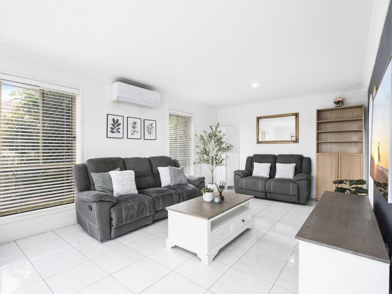 39 Gippsland Drive, Helensvale QLD 4212