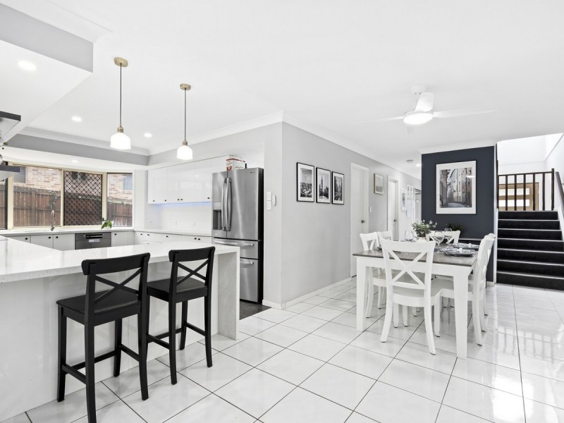 39 Gippsland Drive, Helensvale QLD 4212
