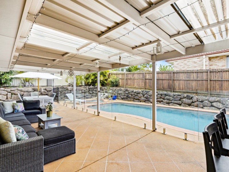 39 Gippsland Drive, Helensvale QLD 4212