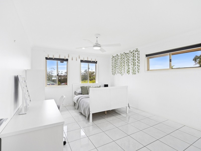 39 Gippsland Drive, Helensvale QLD 4212