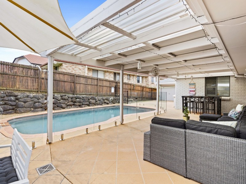 39 Gippsland Drive, Helensvale QLD 4212
