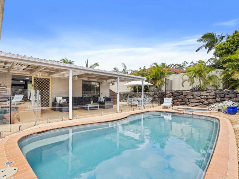 39 Gippsland Drive, Helensvale QLD 4212