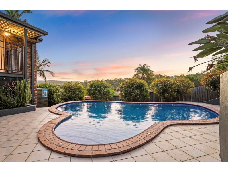 6 Suva Place, Pacific Pines QLD 4211