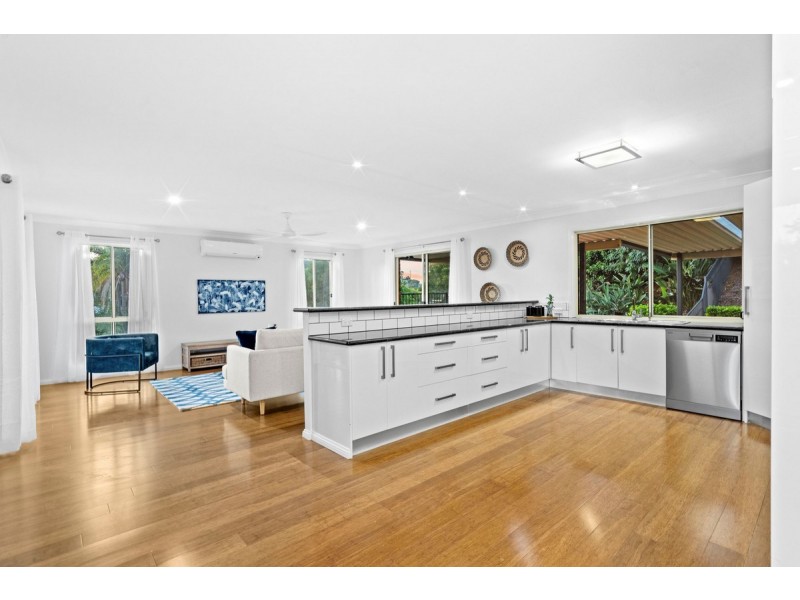 6 Suva Place, Pacific Pines QLD 4211