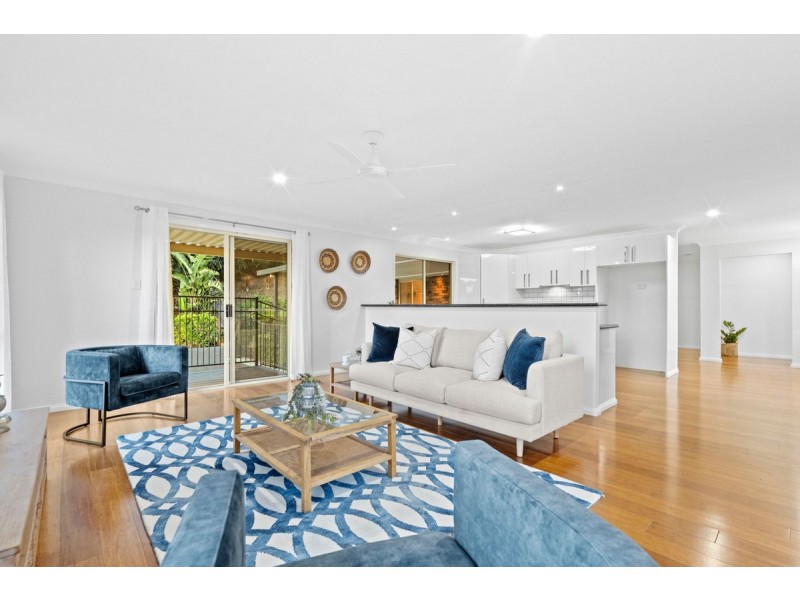 6 Suva Place, Pacific Pines QLD 4211