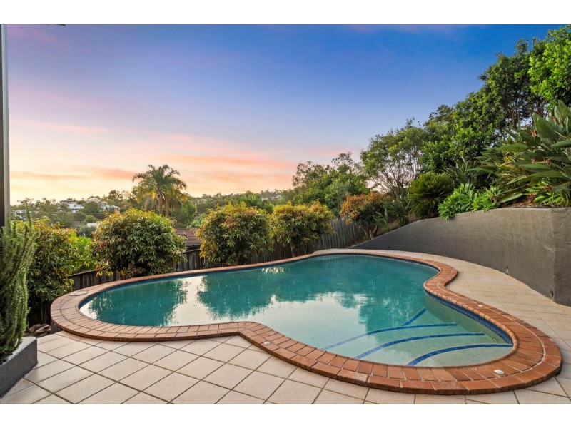 6 Suva Place, Pacific Pines QLD 4211