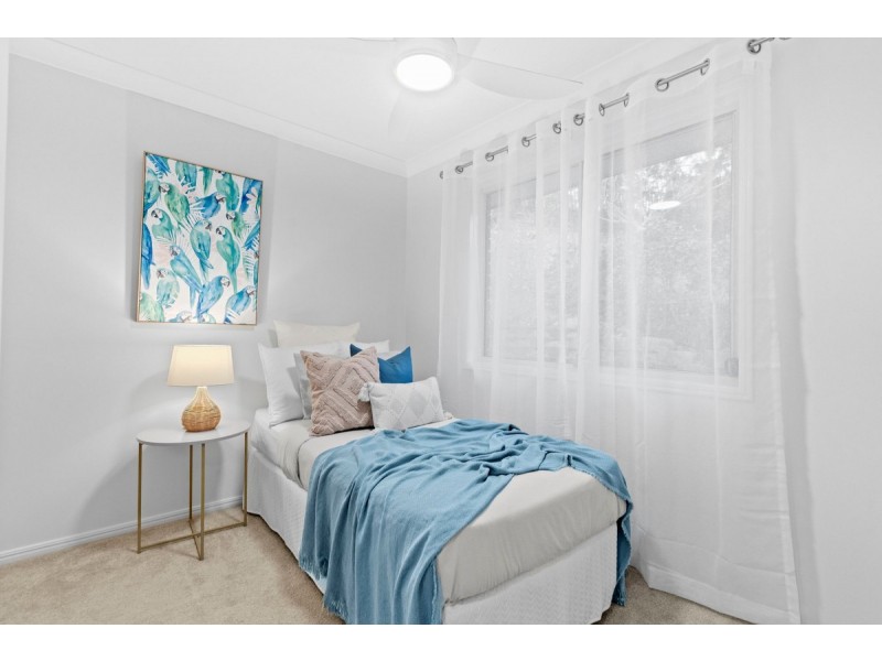 6 Suva Place, Pacific Pines QLD 4211