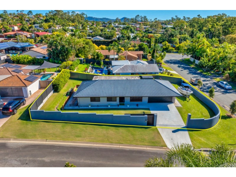 1 Boonah Court, Helensvale QLD 4212