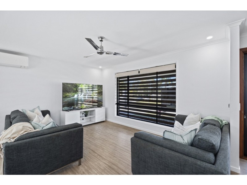 1 Boonah Court, Helensvale QLD 4212