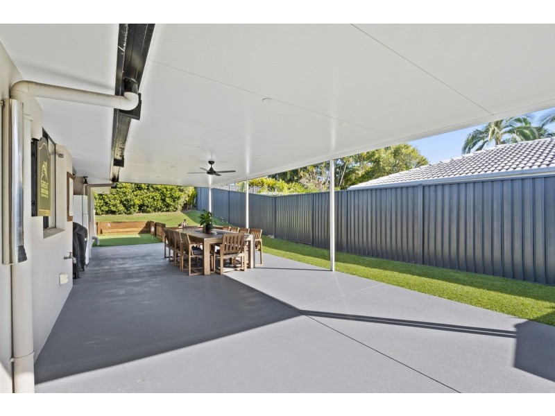 1 Boonah Court, Helensvale QLD 4212