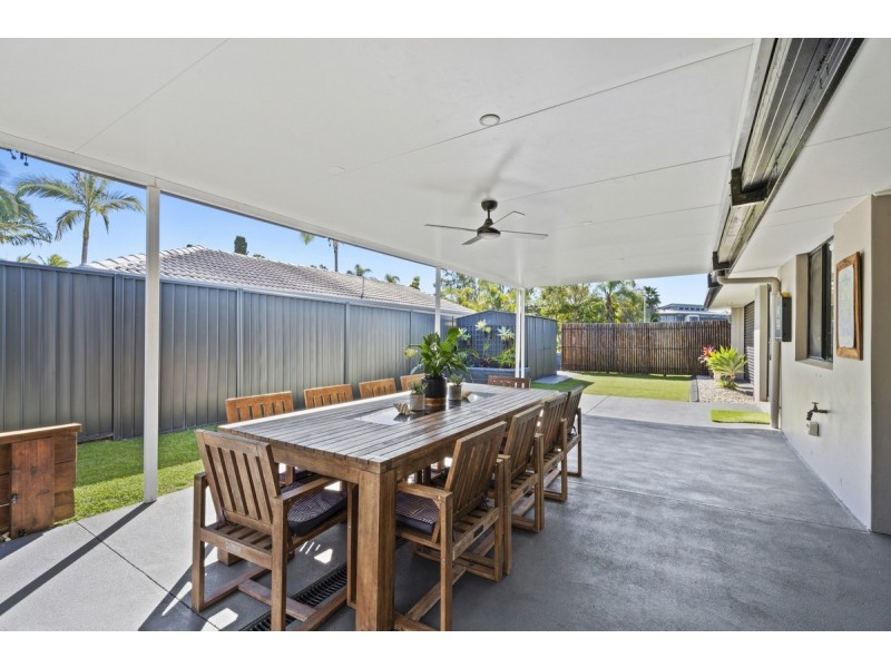 1 Boonah Court, Helensvale QLD 4212