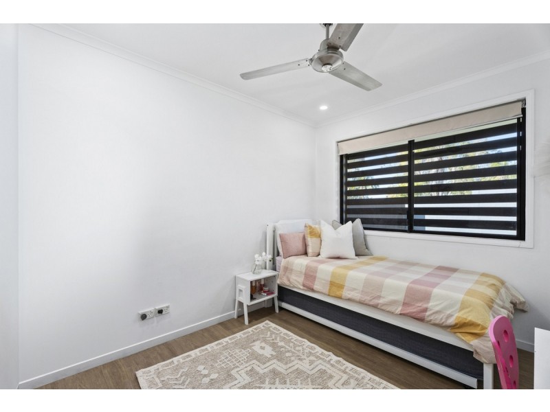 1 Boonah Court, Helensvale QLD 4212