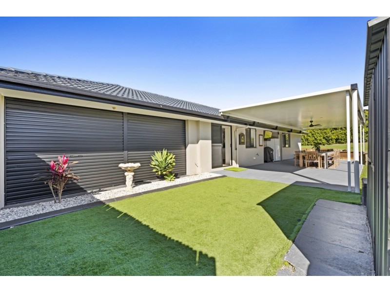 1 Boonah Court, Helensvale QLD 4212