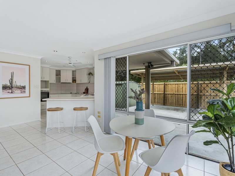 25 Lakeshore Drive, Helensvale QLD 4212