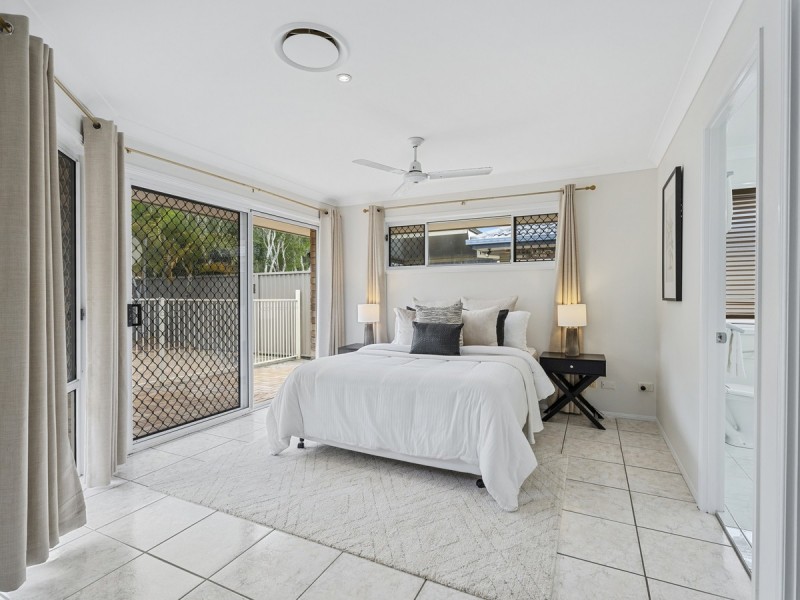 25 Lakeshore Drive, Helensvale QLD 4212