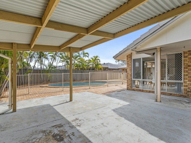 25 Lakeshore Drive, Helensvale QLD 4212