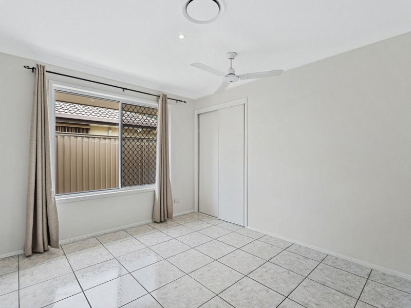 25 Lakeshore Drive, Helensvale QLD 4212