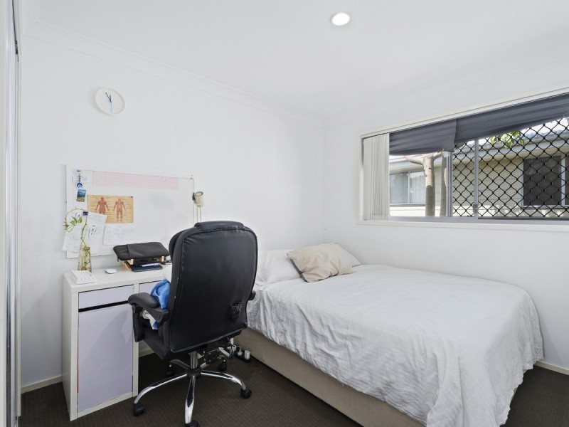 12 Rise Circuit, Pacific Pines QLD 4211