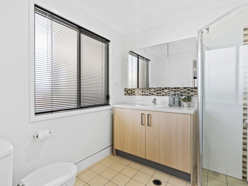 3/49 Usher Avenue, Labrador QLD 4215