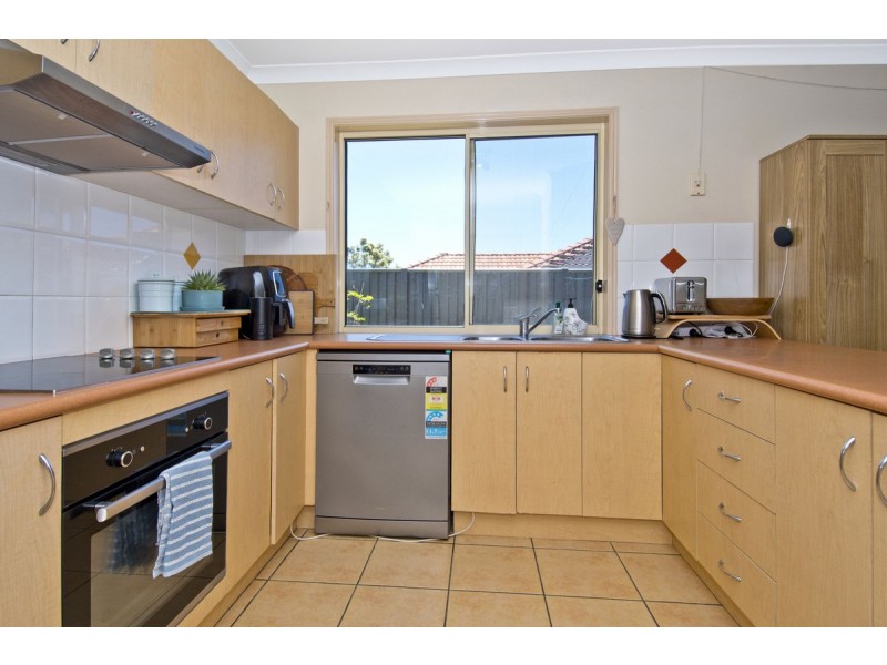 11 Kosrae Street, Pacific Pines QLD 4211