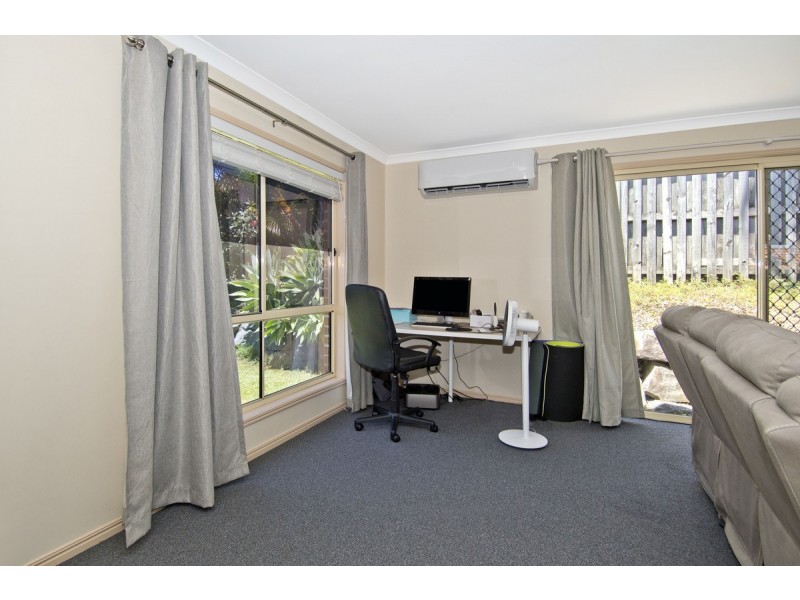 11 Kosrae Street, Pacific Pines QLD 4211