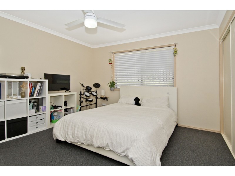 11 Kosrae Street, Pacific Pines QLD 4211