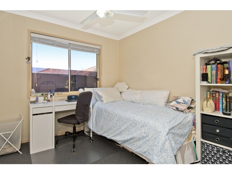 11 Kosrae Street, Pacific Pines QLD 4211