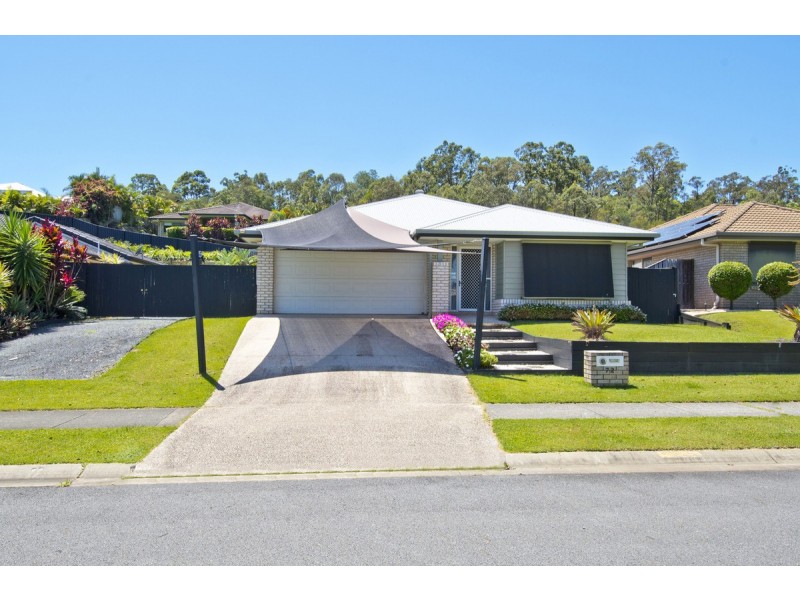 72 Hawkesbury Avenue, Pacific Pines QLD 4211