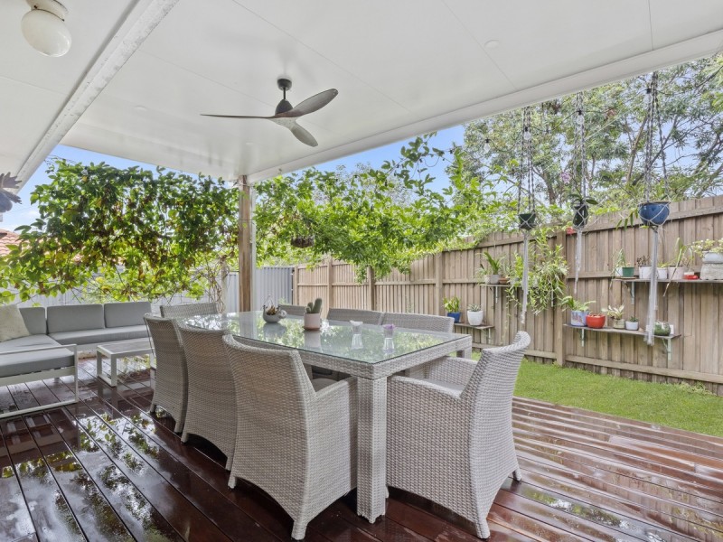 33 Murchison Street, Pacific Pines QLD 4211