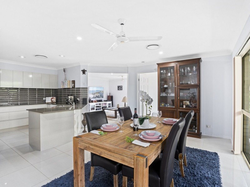 33 Murchison Street, Pacific Pines QLD 4211