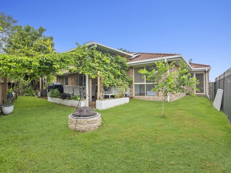 33 Murchison Street, Pacific Pines QLD 4211