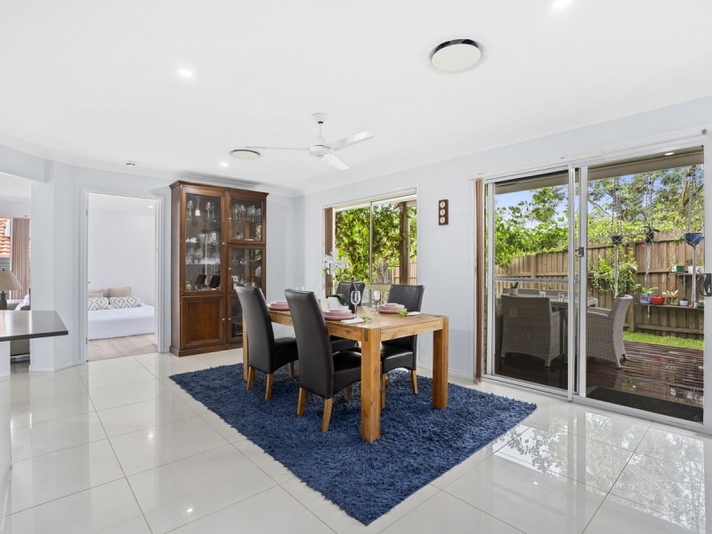 33 Murchison Street, Pacific Pines QLD 4211