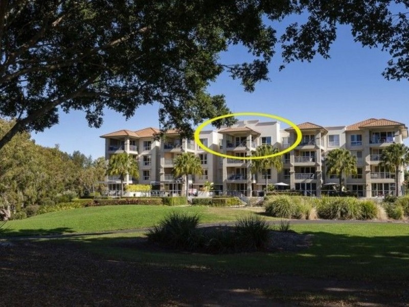 8438 Magnolia Drive, Hope Island QLD 4212