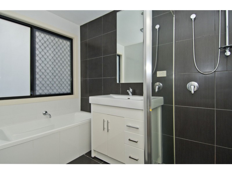 1/4 Carmen Court, Oxenford QLD 4210