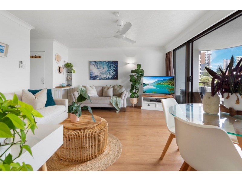 302/8 Albert Avenue, Broadbeach QLD 4218