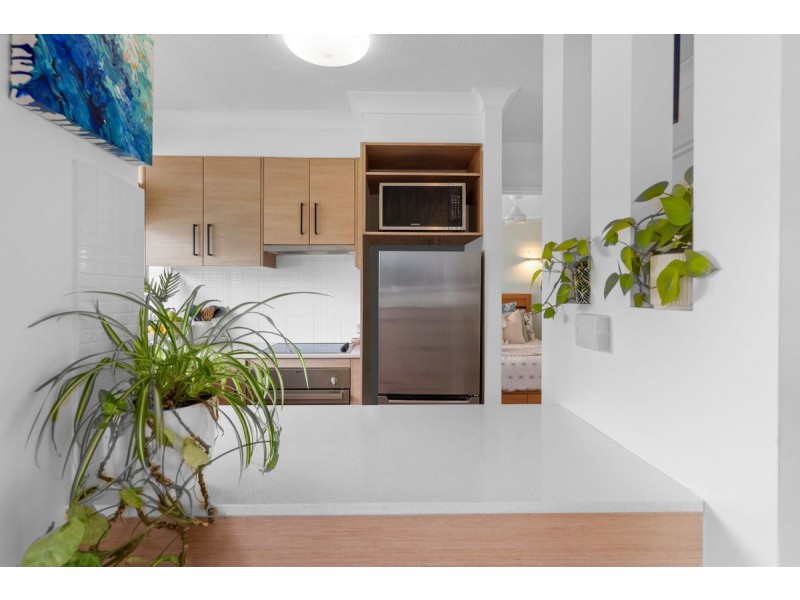 302/8 Albert Avenue, Broadbeach QLD 4218