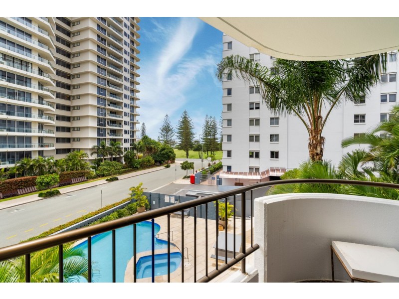 302/8 Albert Avenue, Broadbeach QLD 4218