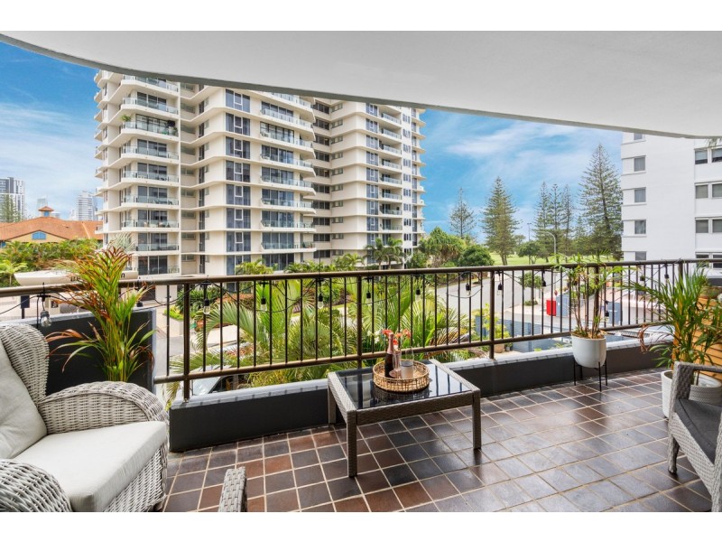 302/8 Albert Avenue, Broadbeach QLD 4218