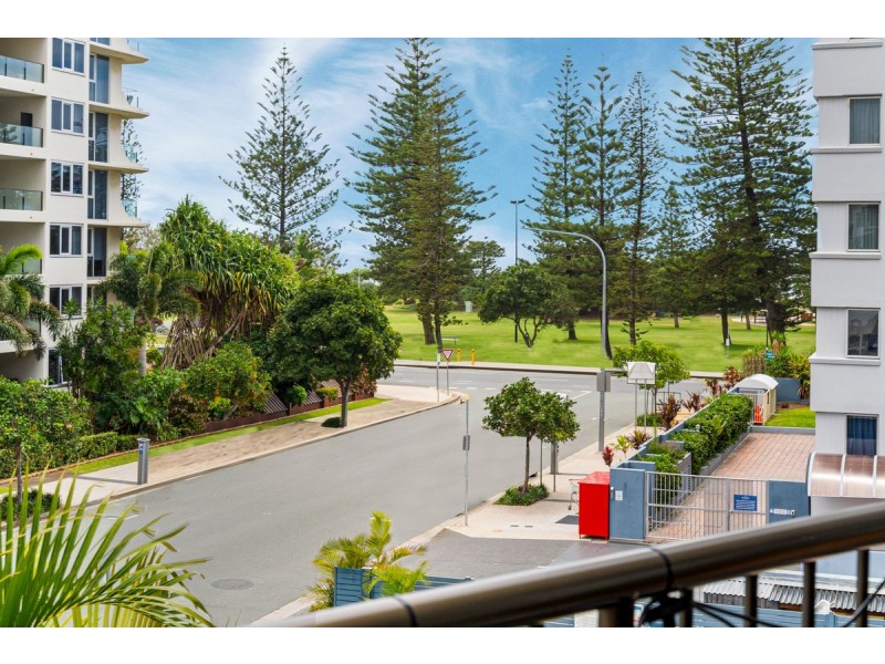 302/8 Albert Avenue, Broadbeach QLD 4218