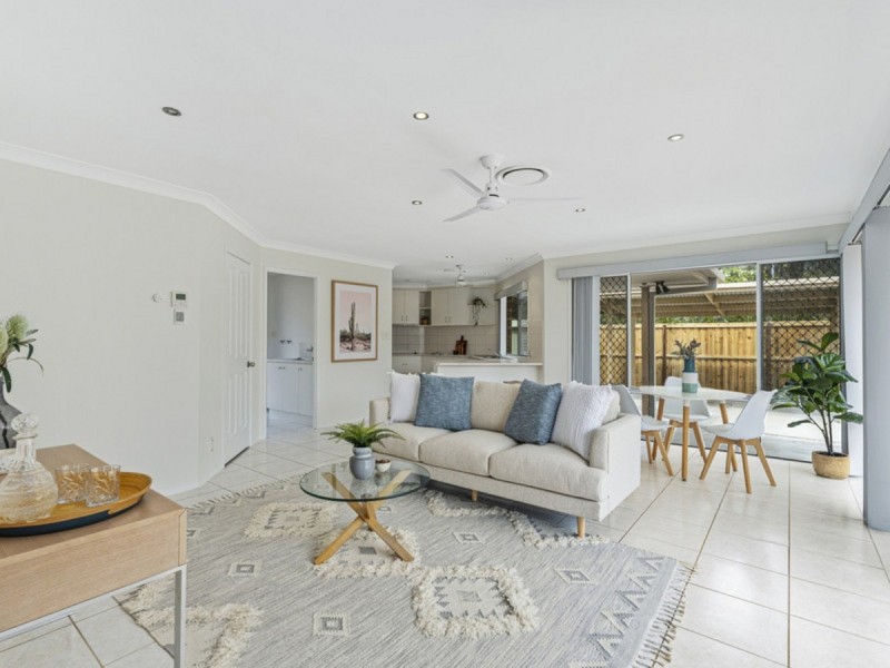 25 Lakeshore Drive, Helensvale QLD 4212