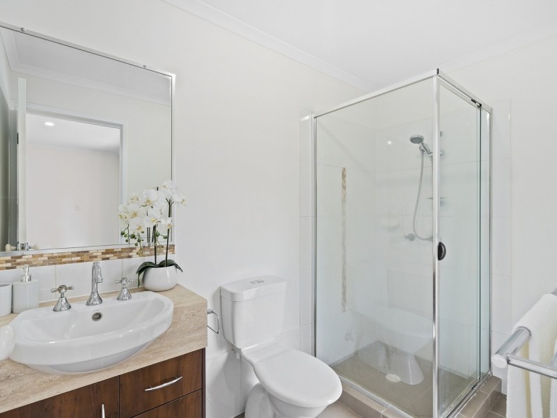 15 Govett Street, Pacific Pines QLD 4211