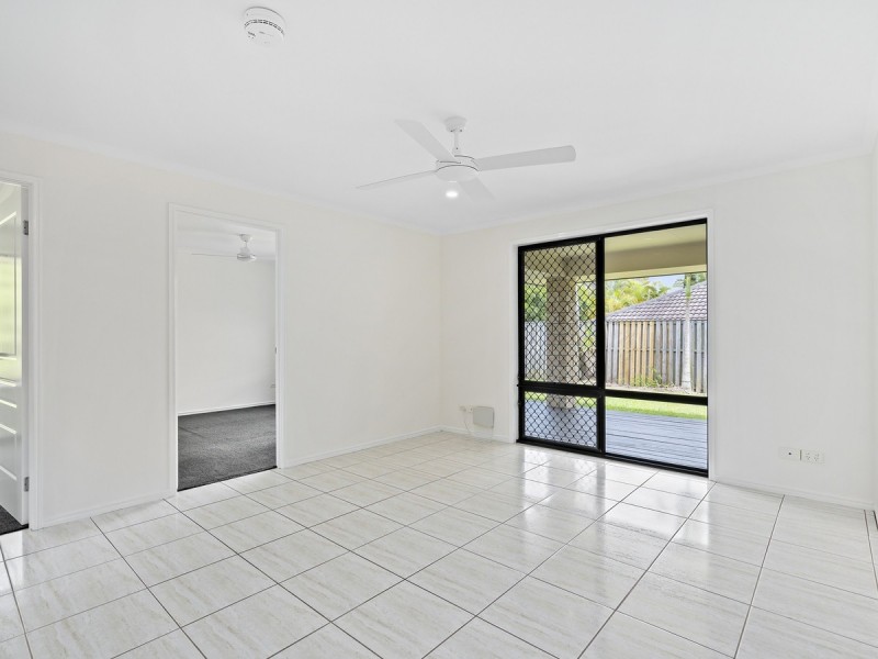 15 Govett Street, Pacific Pines QLD 4211