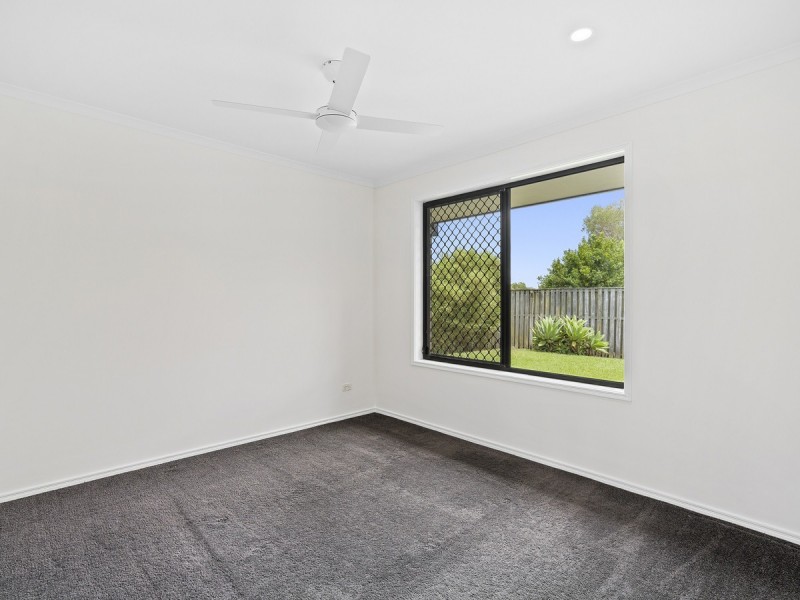 15 Govett Street, Pacific Pines QLD 4211