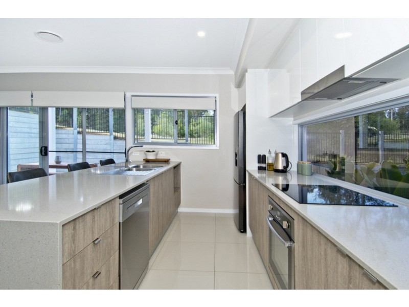 55 Stonewood Circuit, Oxenford QLD 4210